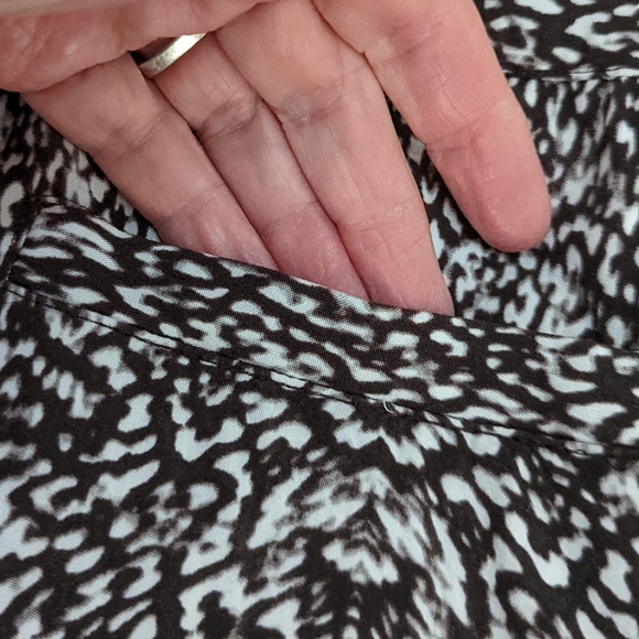 DKNY Jeans Lightweight Print 100% Viscose Rayon Joggers, size Medium - Picture 9 of 10